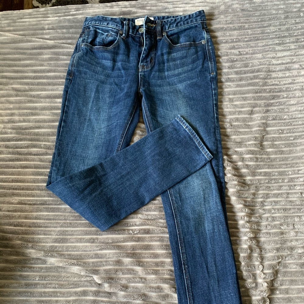 Billabong jeans size 28 slim.
